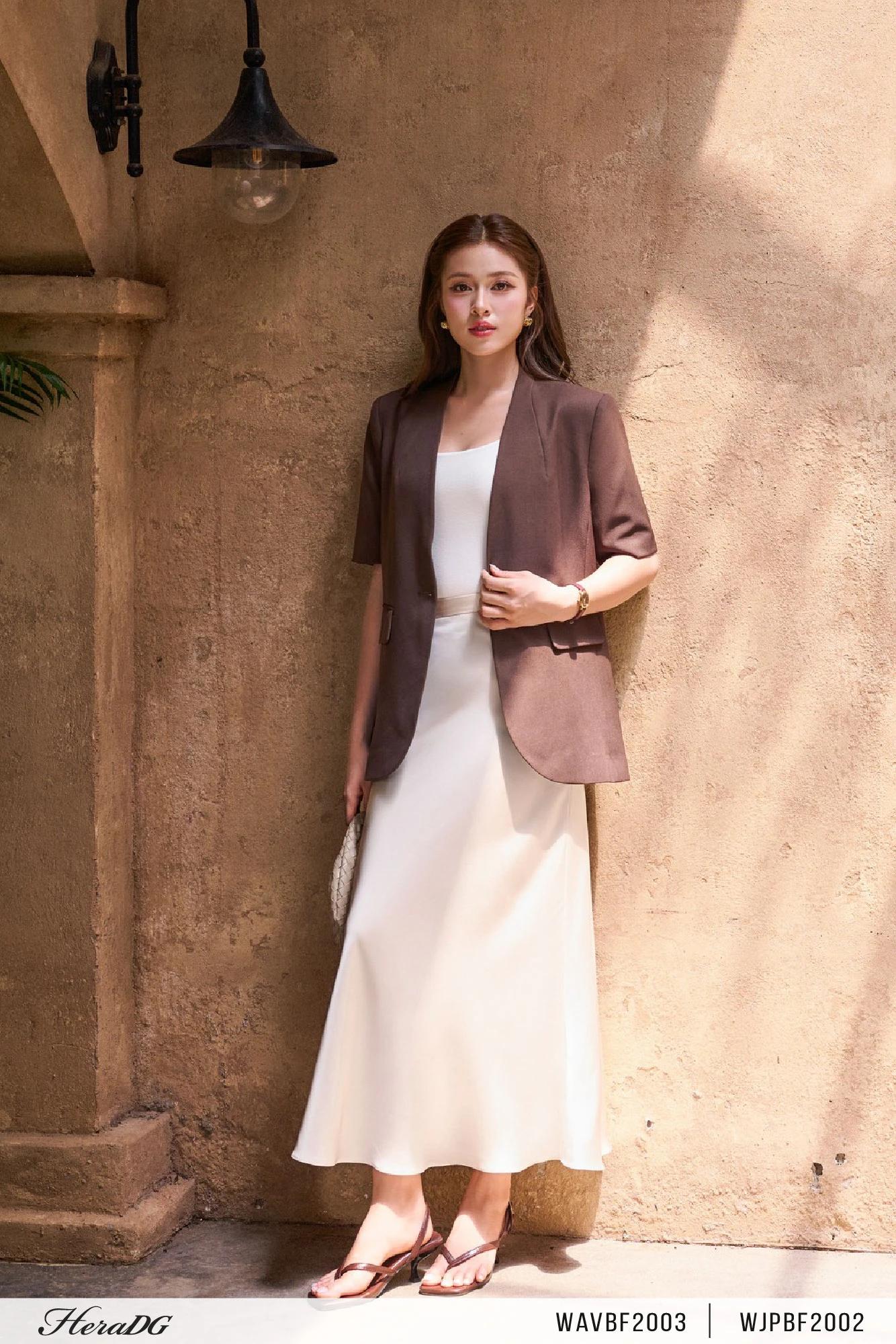 Áo blazer dáng suông vạt cong
