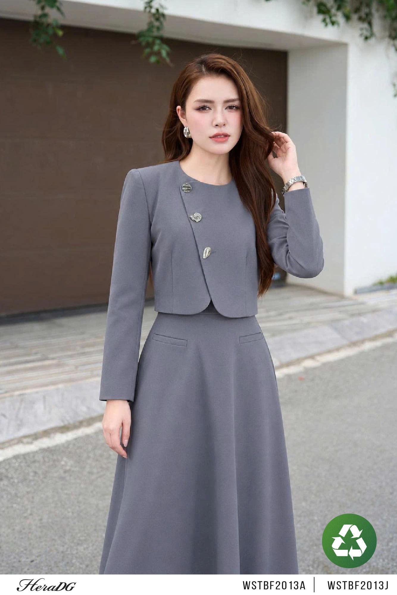 Áo kiểu dáng ngắn, vạt chéo – ảnh 1