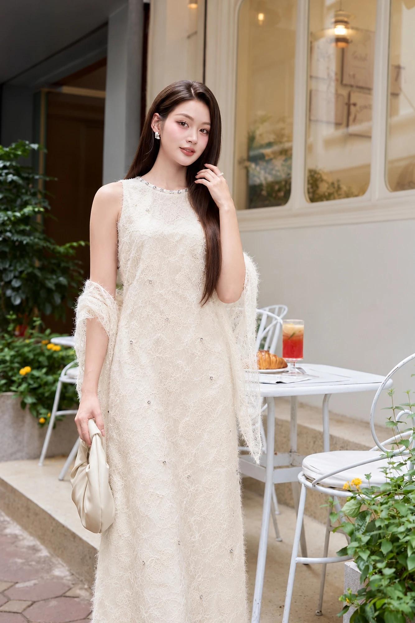 Đầm suông cổ dáng yếm