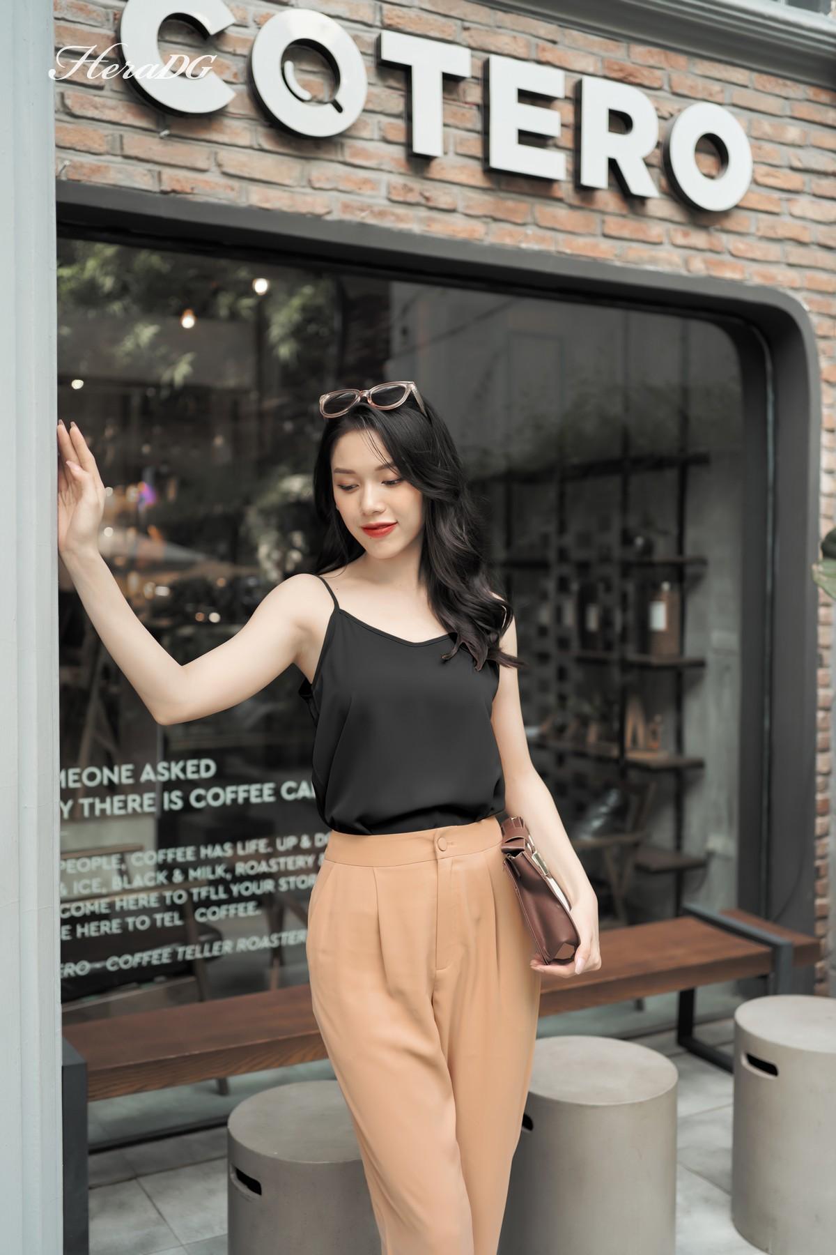 Áo 2 dây cổ V