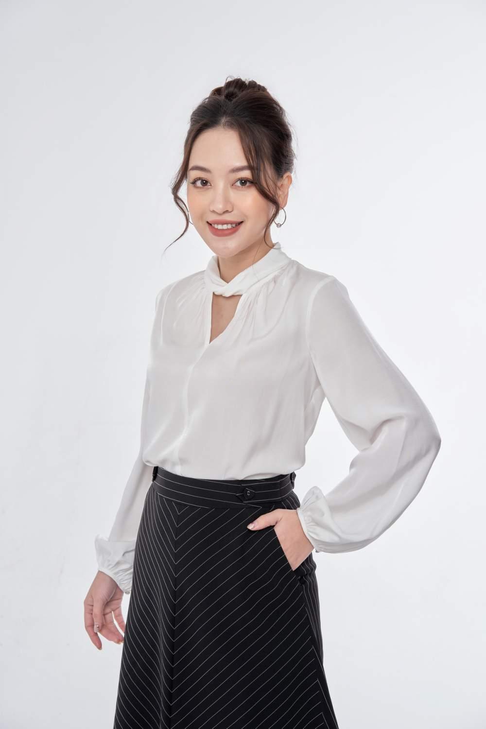 Áo kiểu cổ xoắn