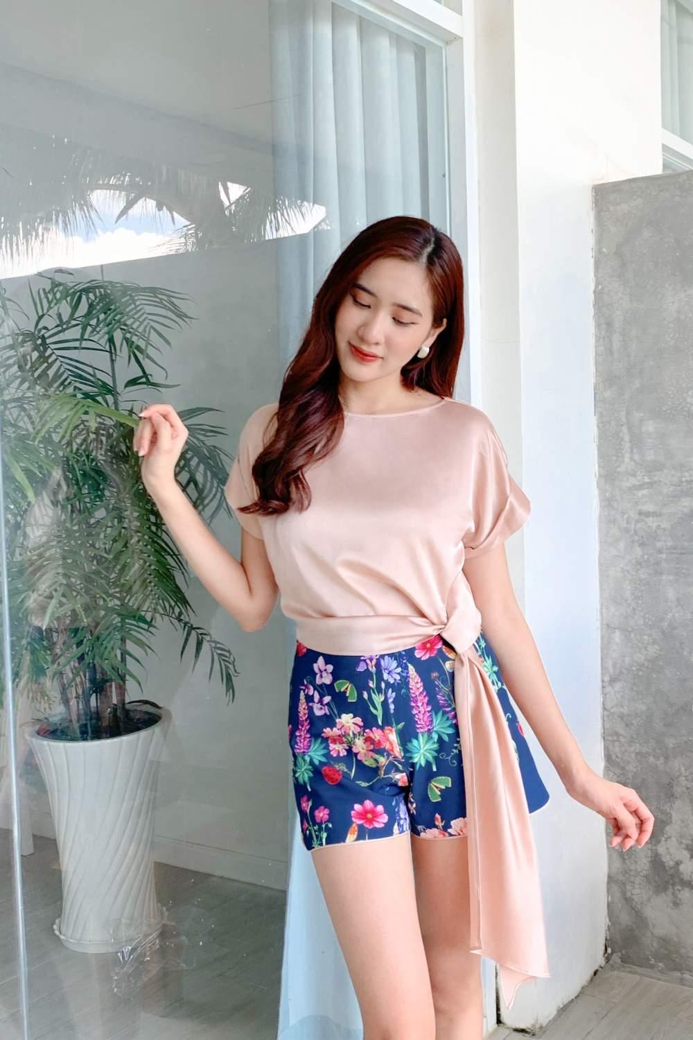 Áo kiểu tà lệch
