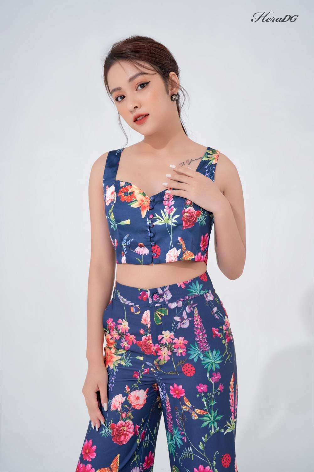 Áo croptop cài cúc trước