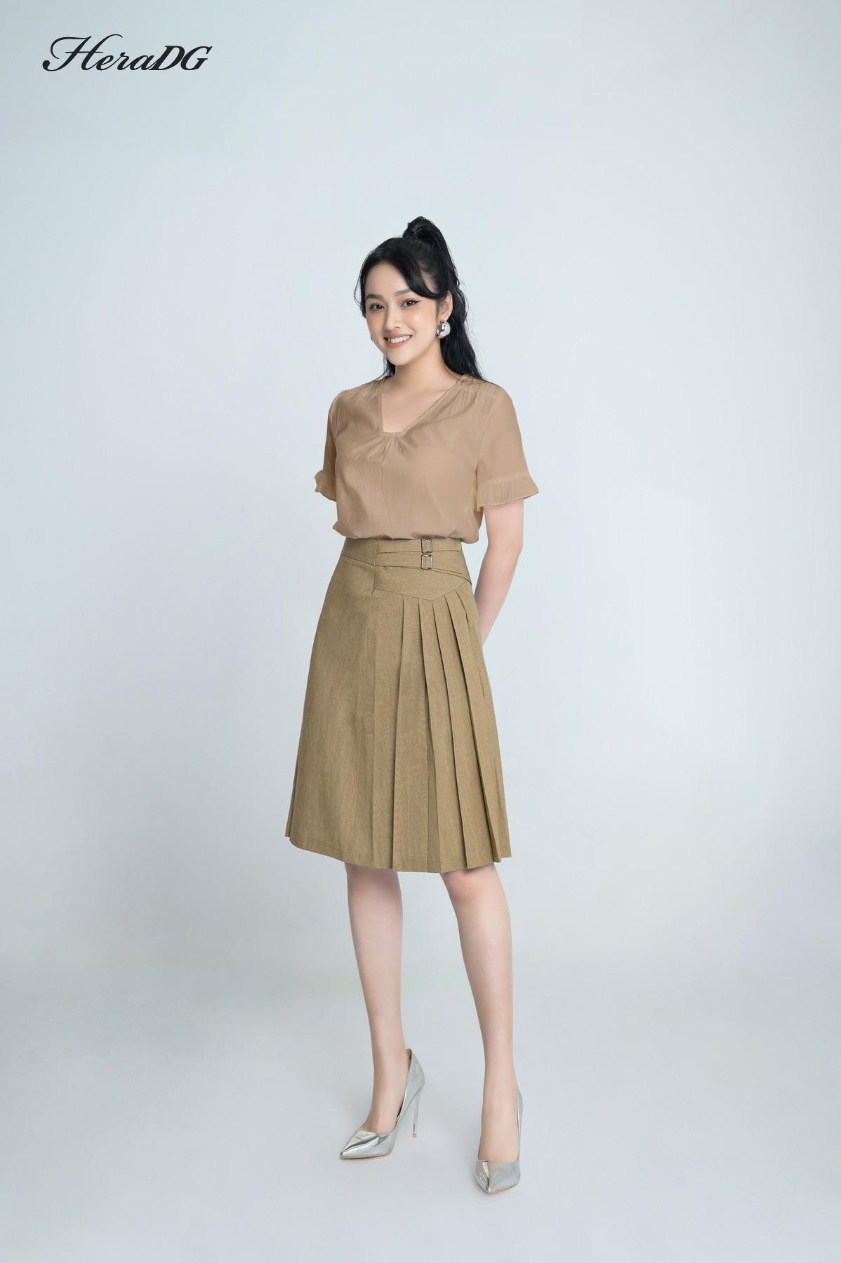 Áo kiểu không cổ tay cộc