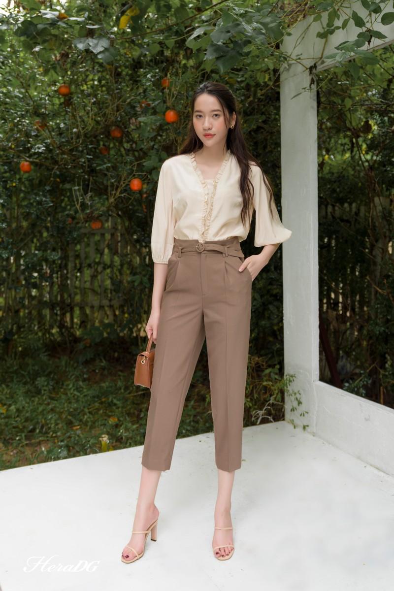 Áo kiểu cổ V viền bèo tay lỡ