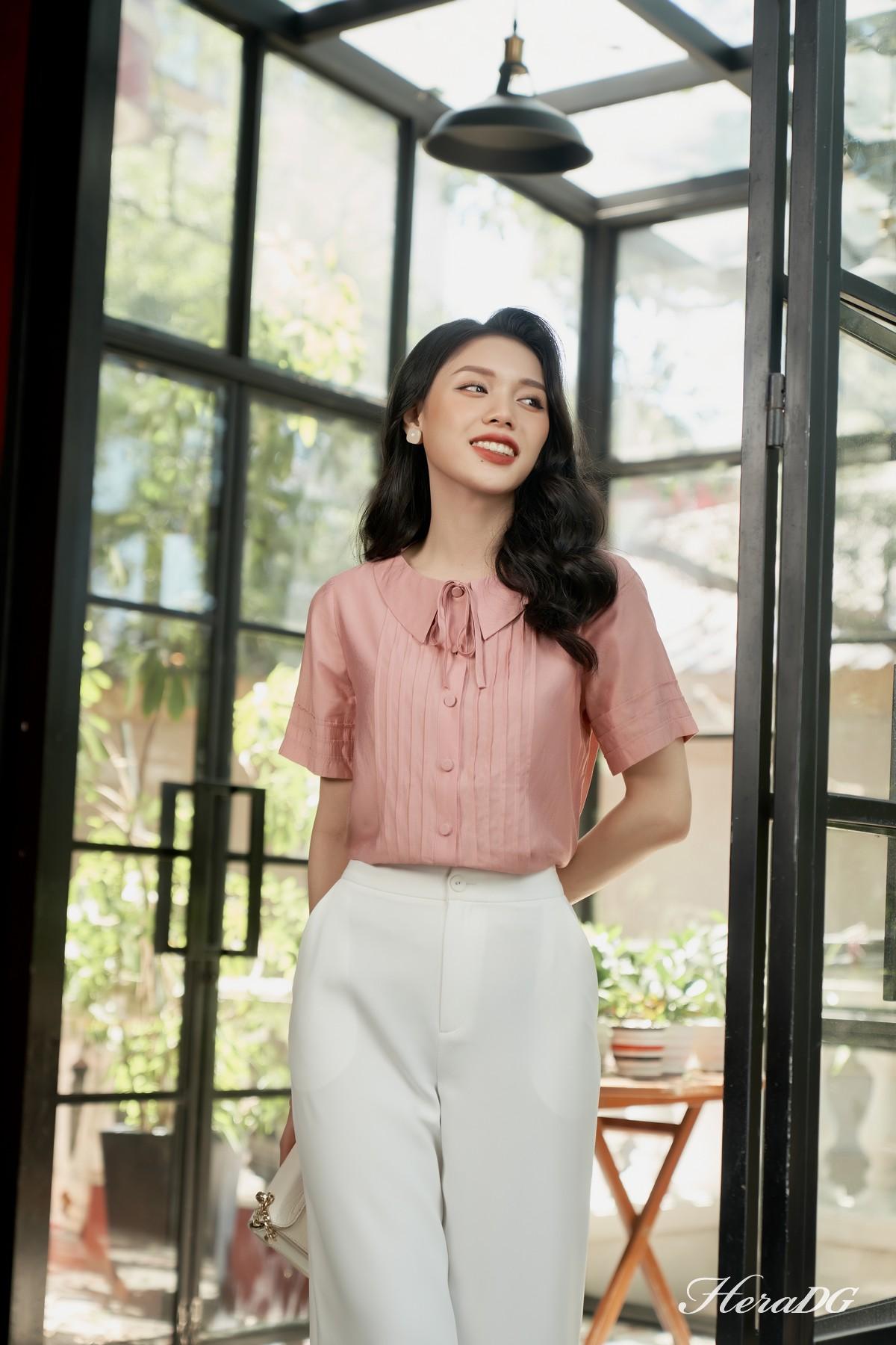 Áo suông xếp ly ngực và tay
