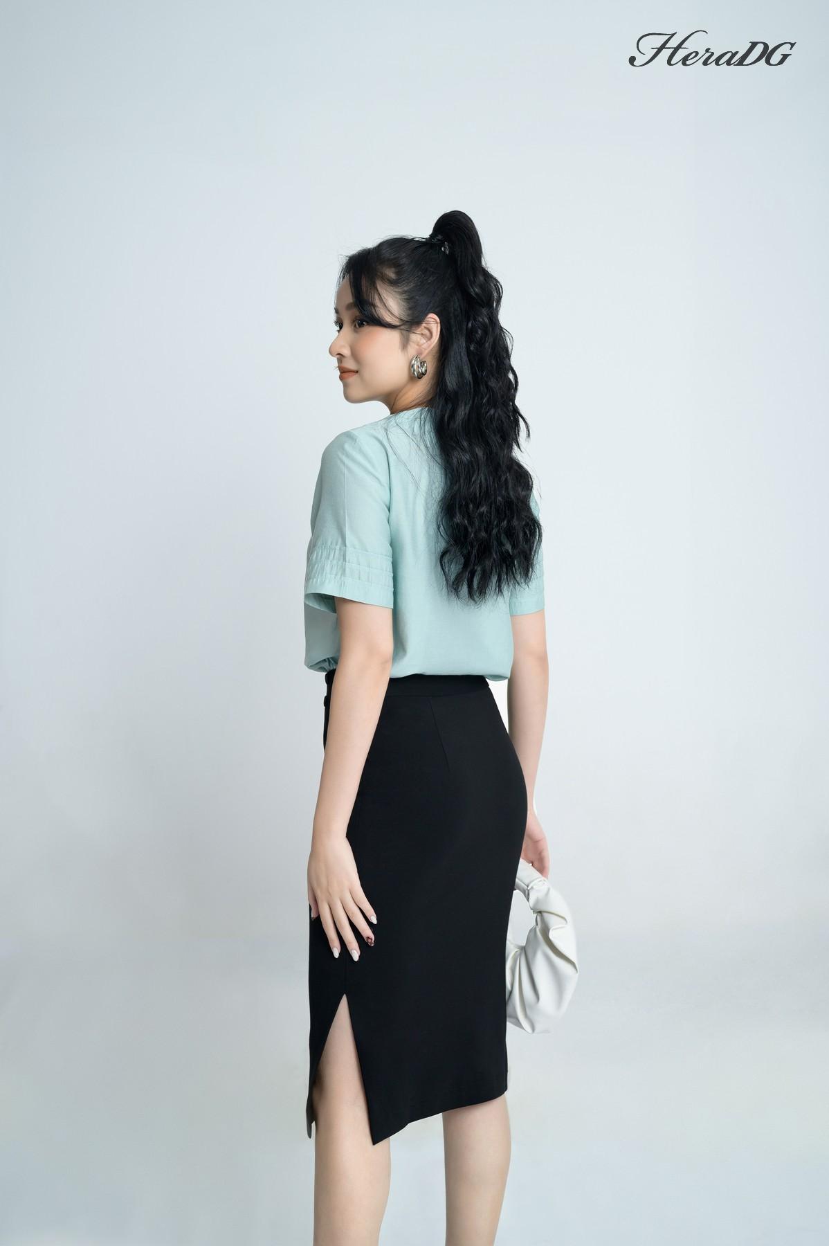 Áo suông xếp ly ngực và tay