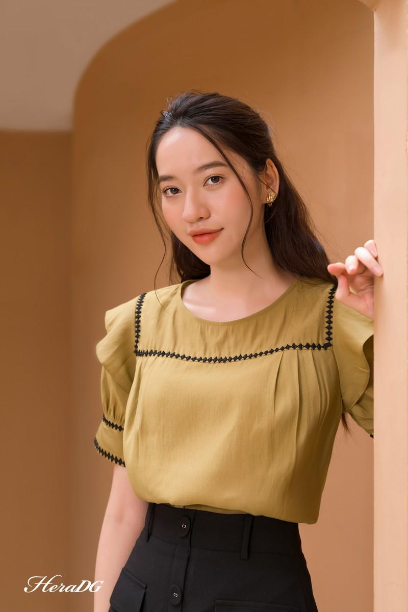 Áo suông tay bồng phối ren
