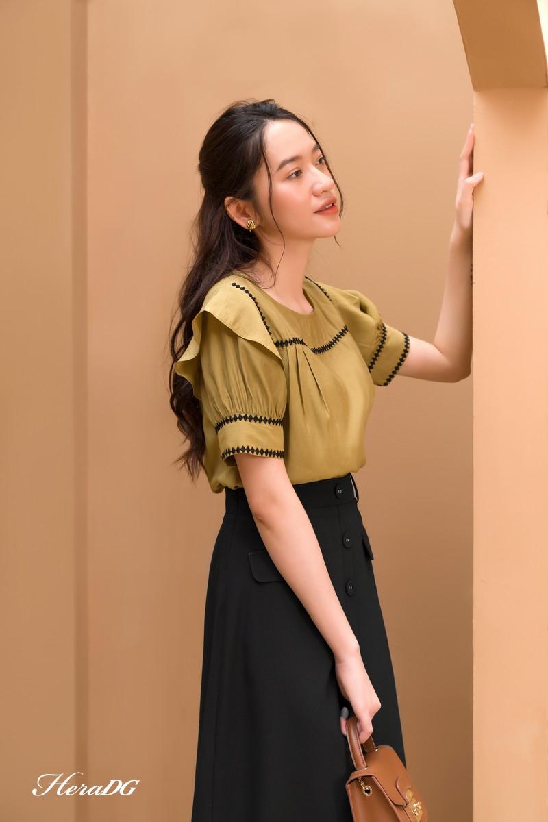 Áo suông tay bồng phối ren