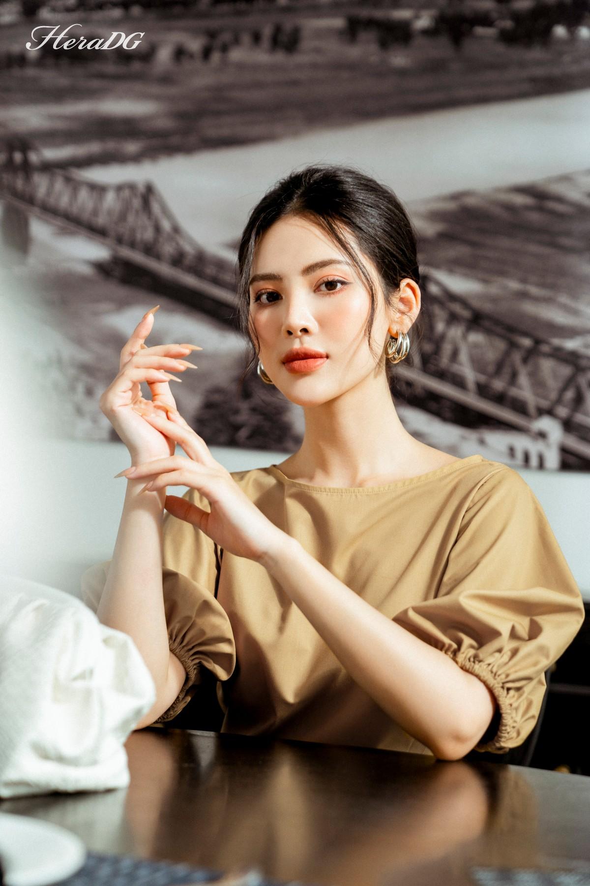 Áo tay bồng cổ thuyền