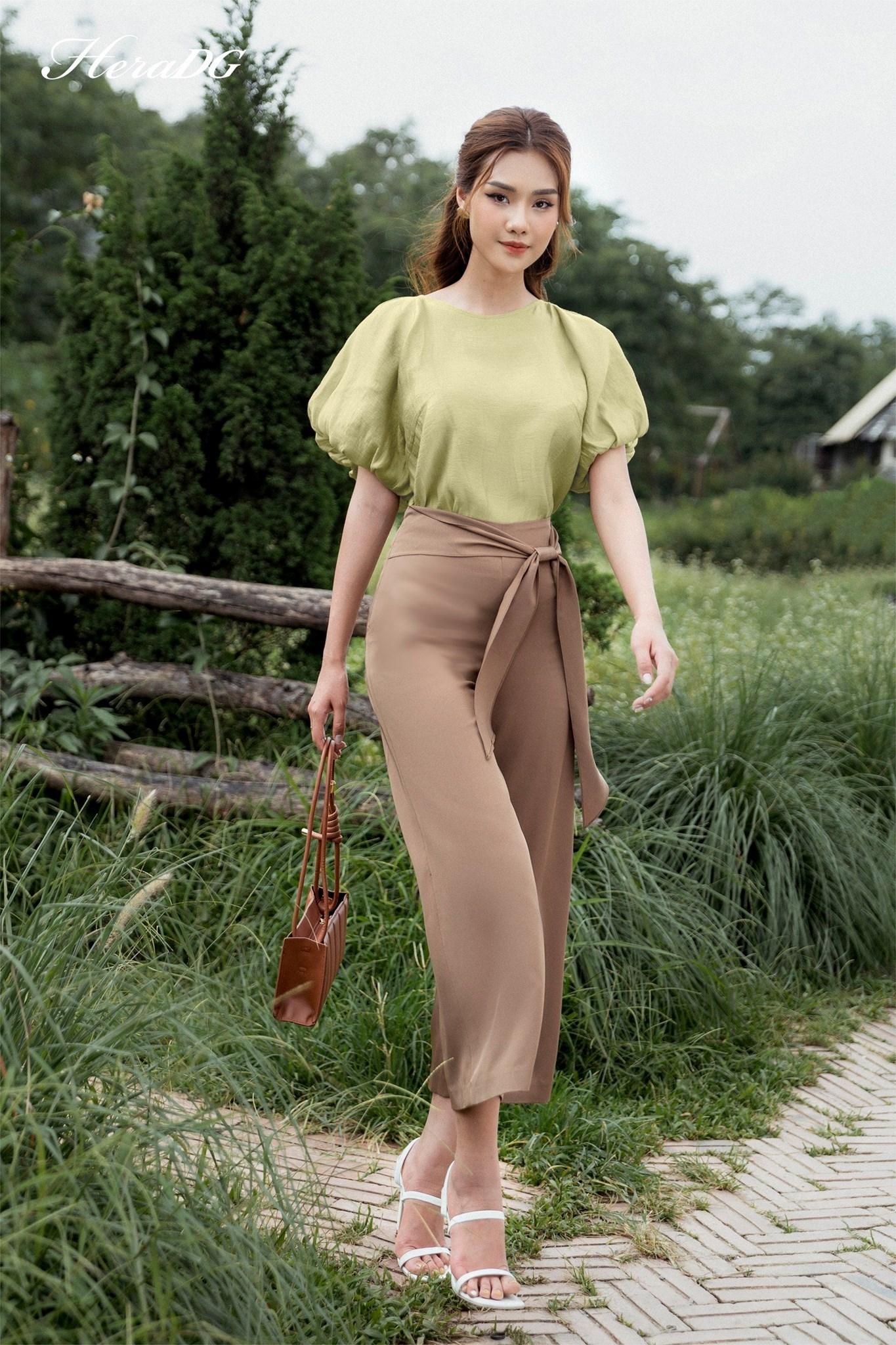 Áo cổ tròn tay bồng
