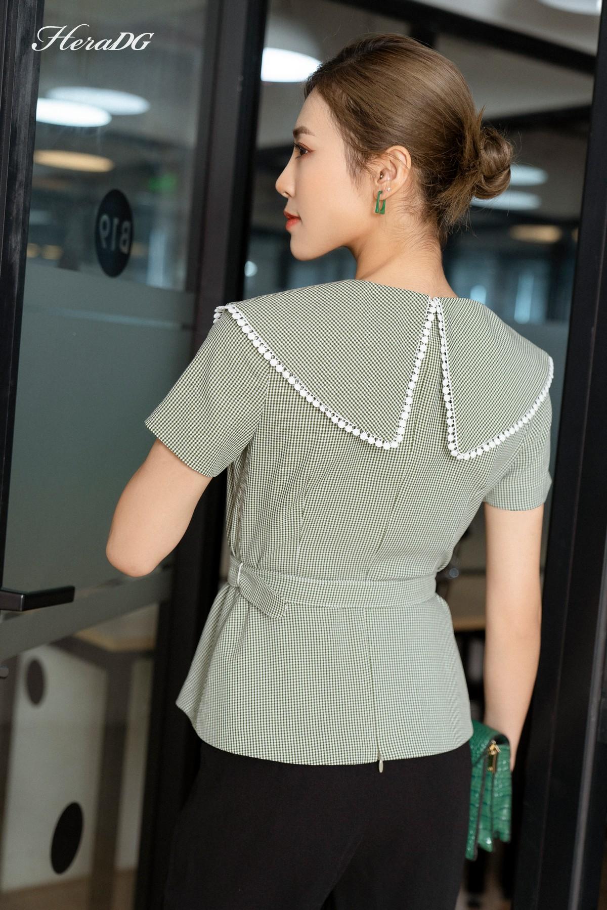 Áo lá cổ to phối ren