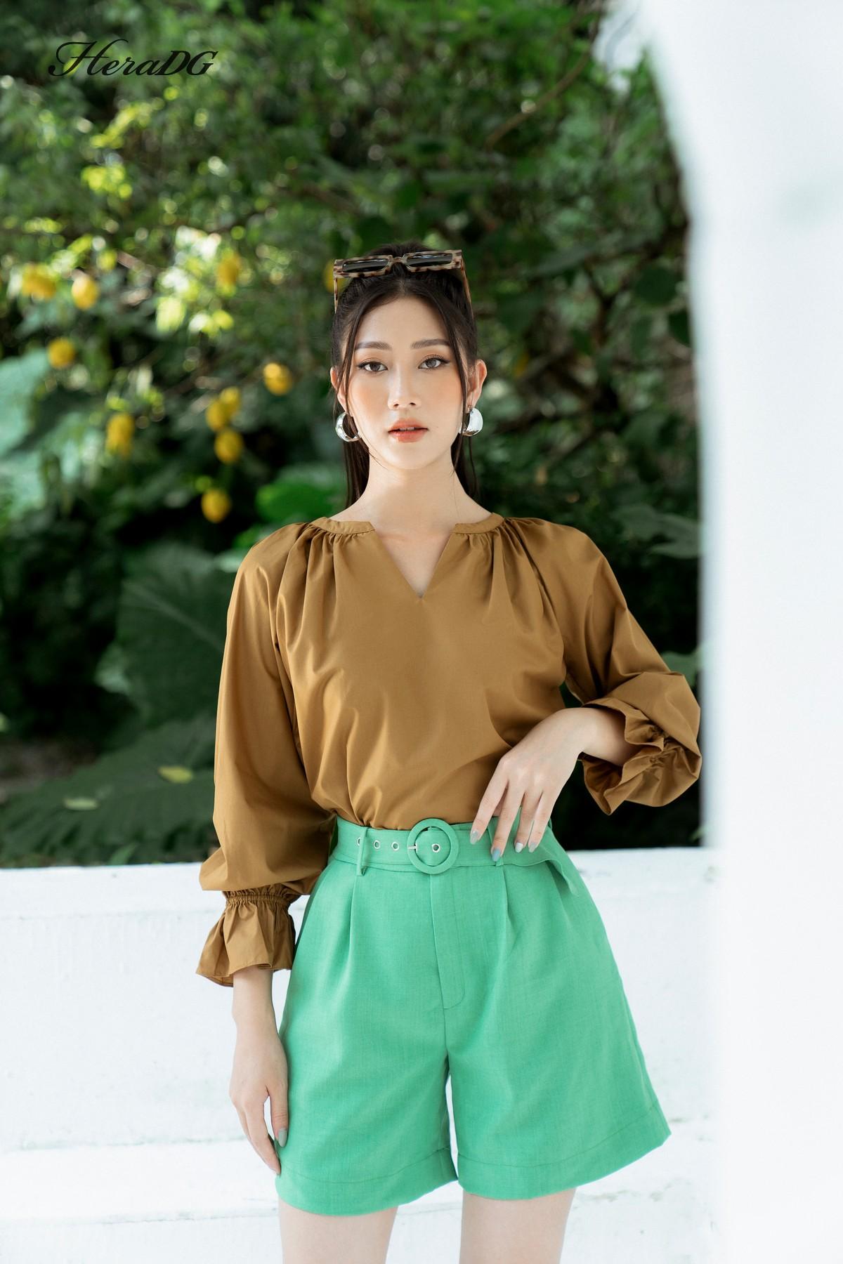 Áo dáng suông cổ nhún
