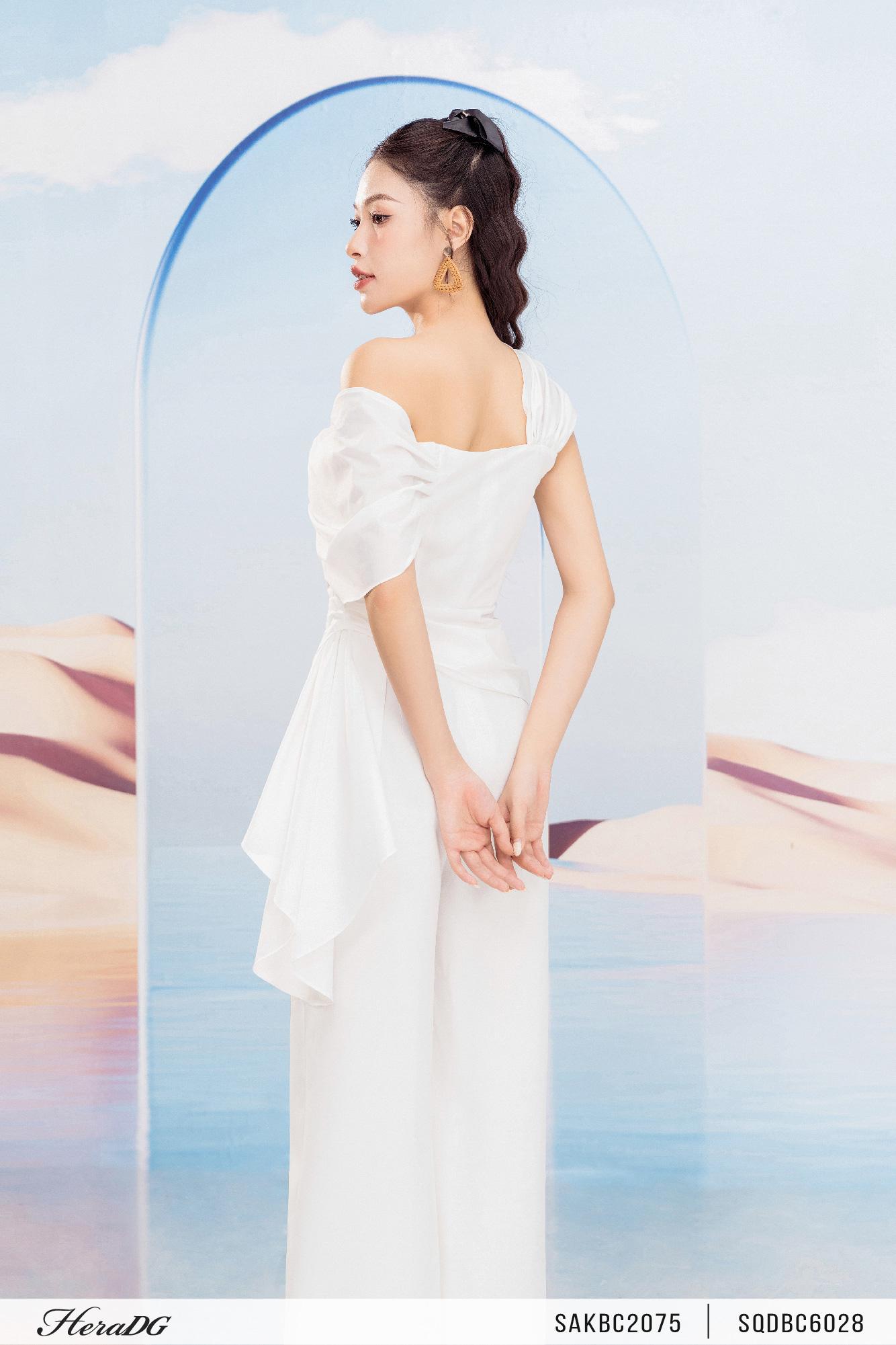Áo kiểu vạt lệch
