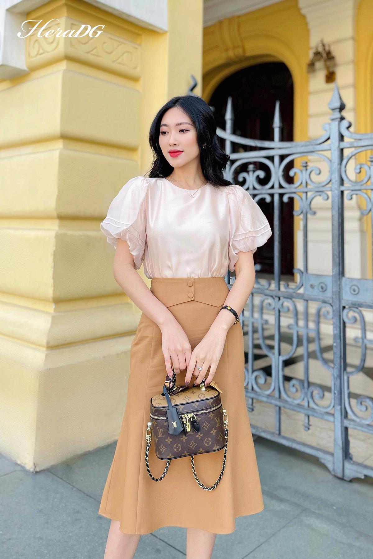 Áo cổ tròn tay bồng