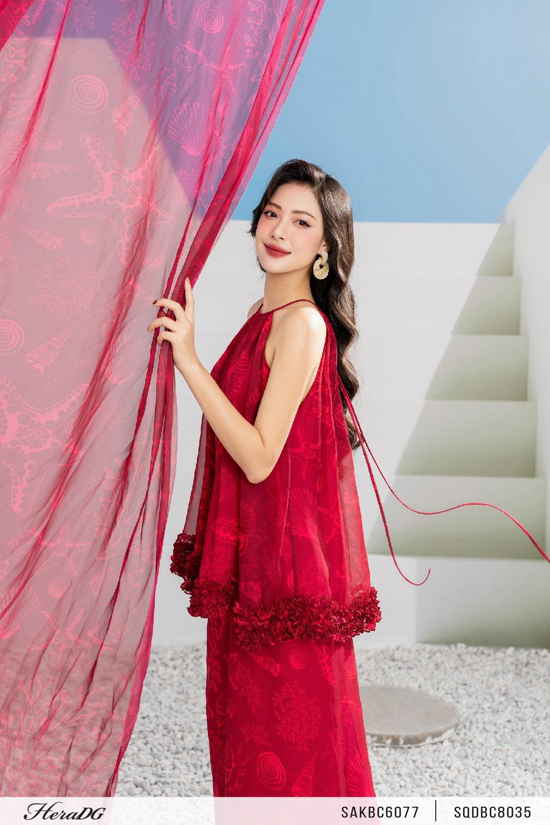 Áo cổ yếm bèo gấu
