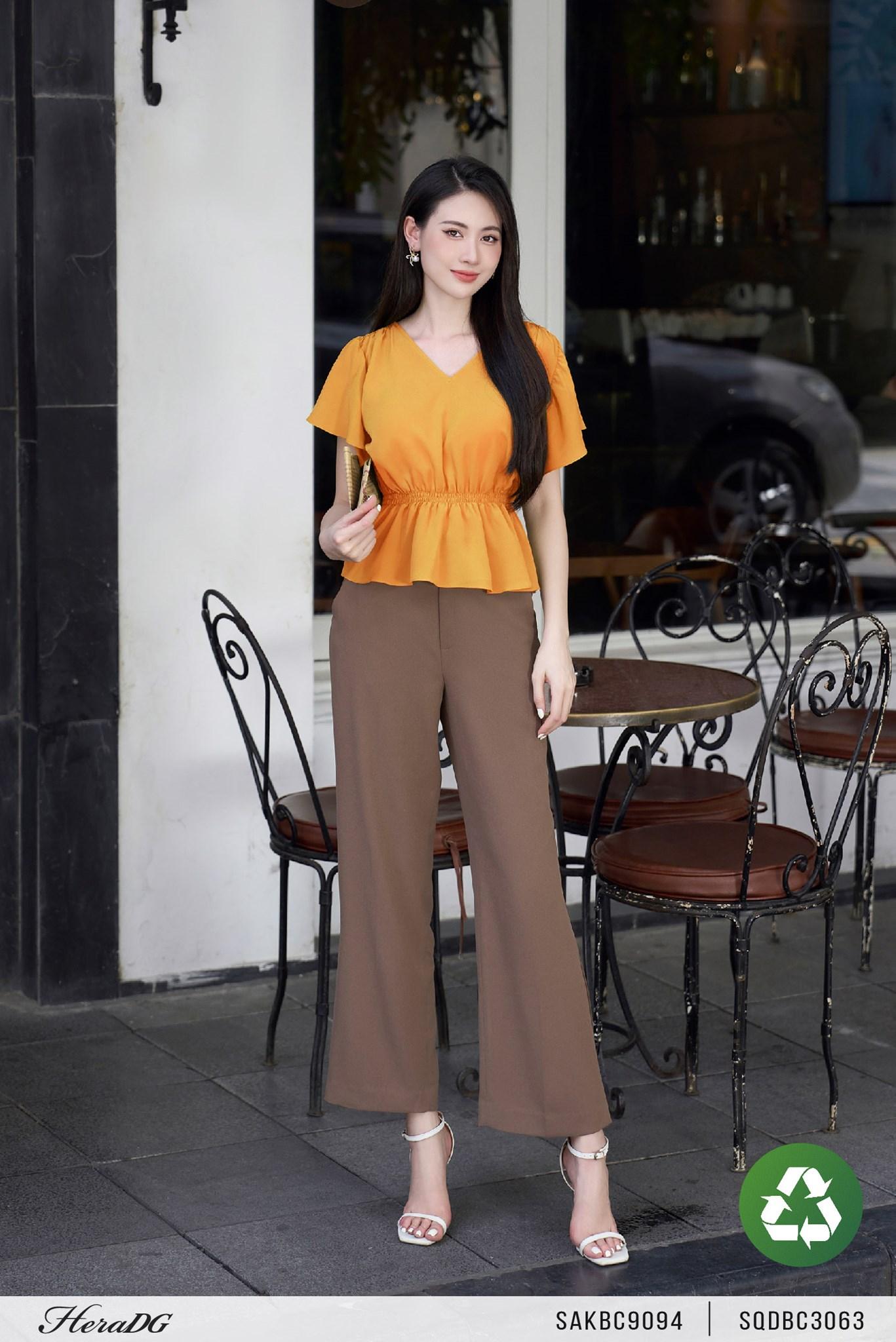Áo kiểu cổ V dáng peplum