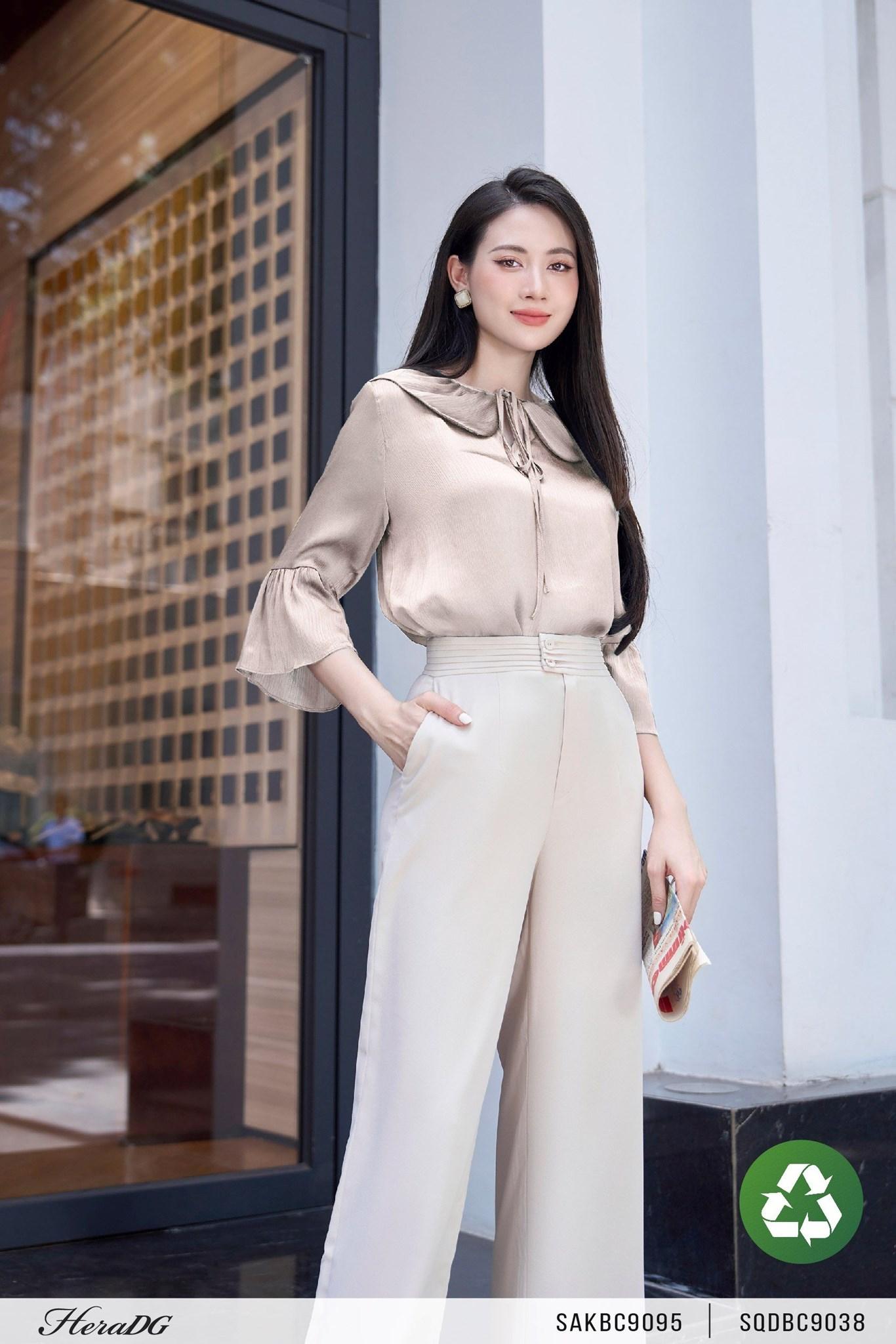 Áo cổ bèo dáng suông