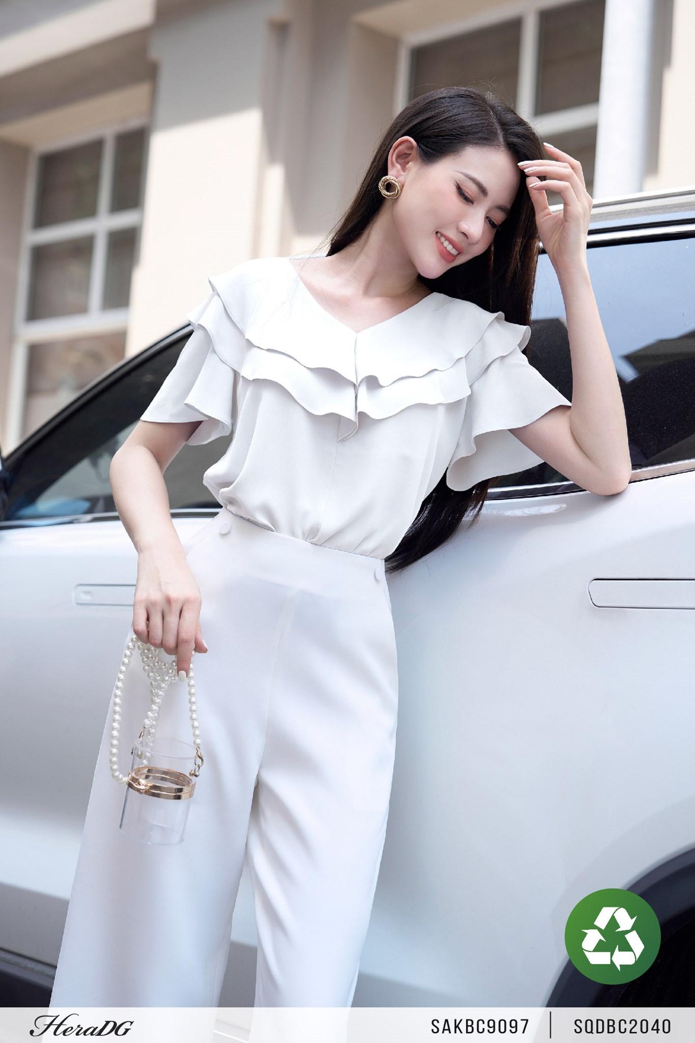 Áo cổ bèo dáng suông