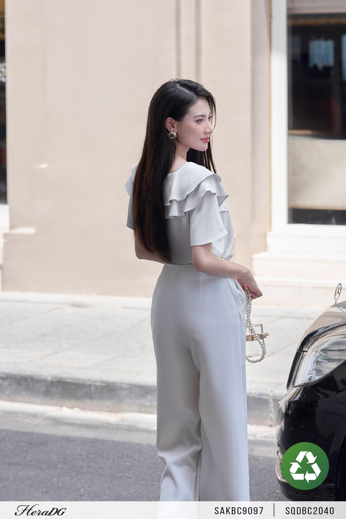 Áo cổ bèo dáng suông