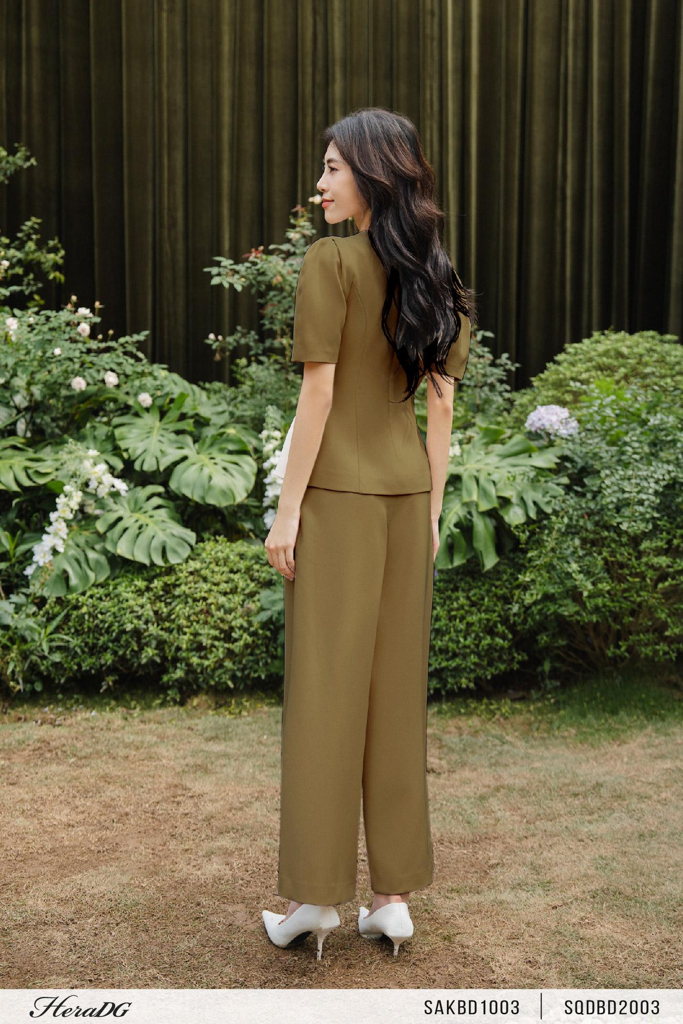 Áo kiểu peplum cổ tim