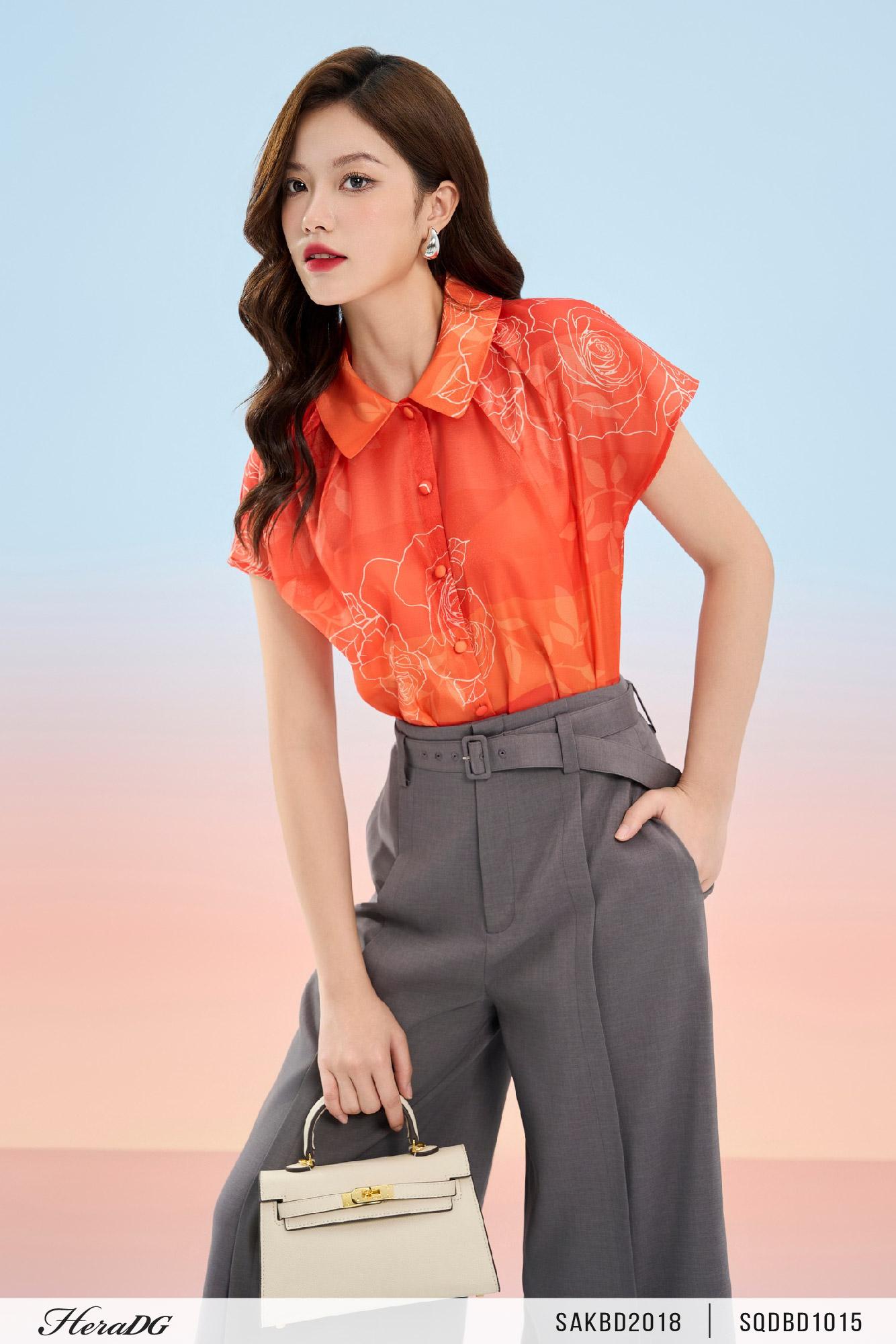 Áo kiểu in hoạ tiết hoa hồng