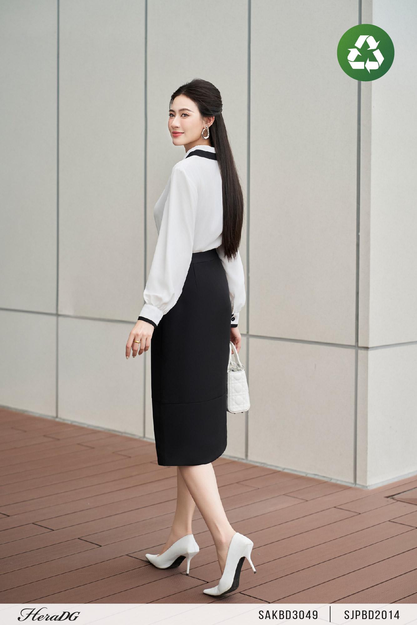 Áo kiểu cổ vest phối đen