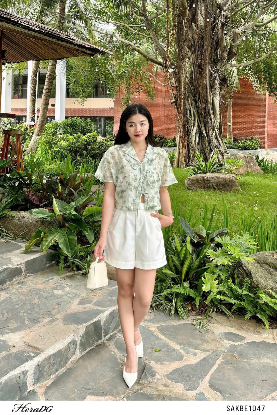 Áo kiểu cổ 2 ve dáng ngắn
