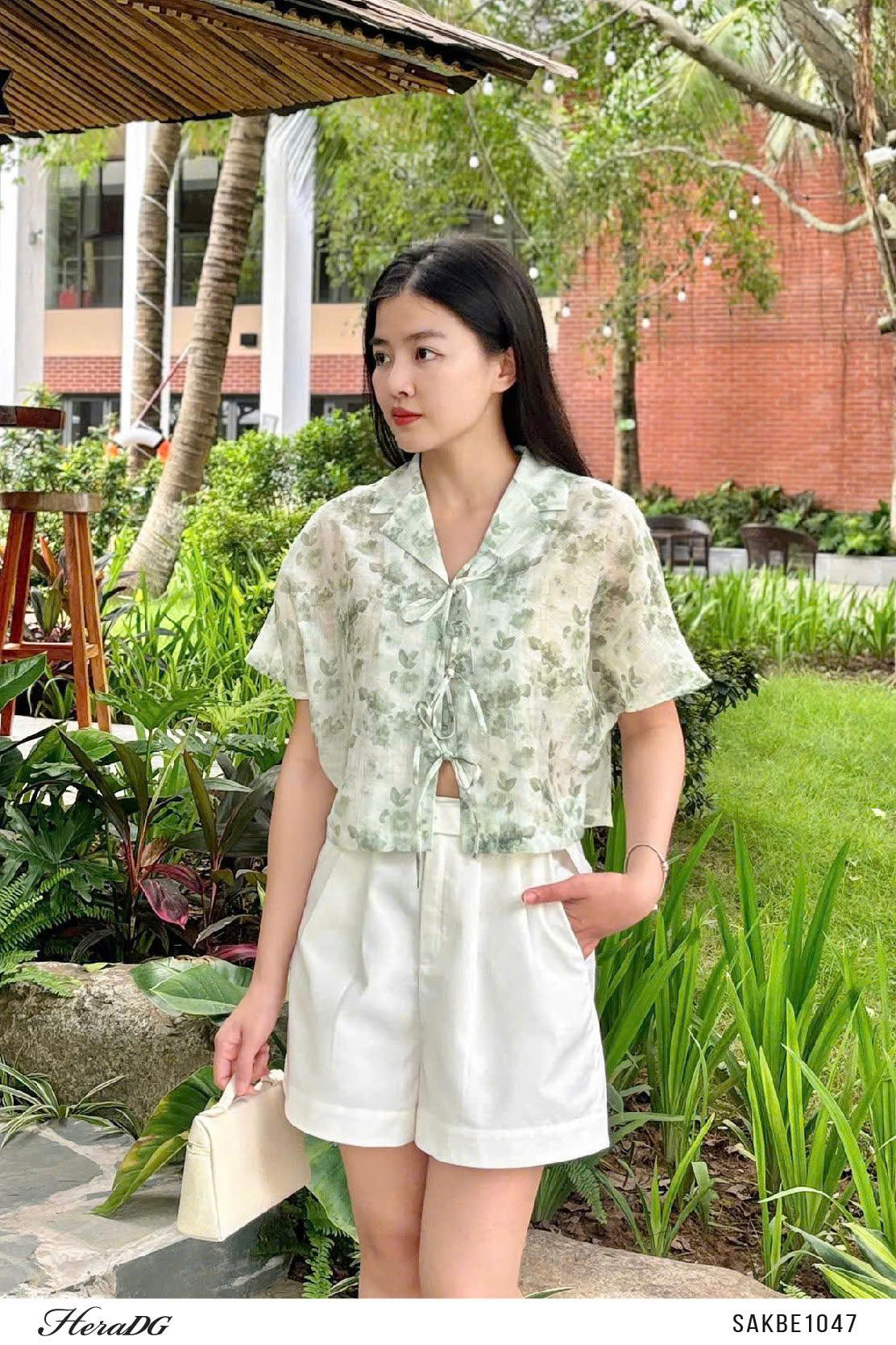 Áo kiểu cổ 2 ve dáng ngắn