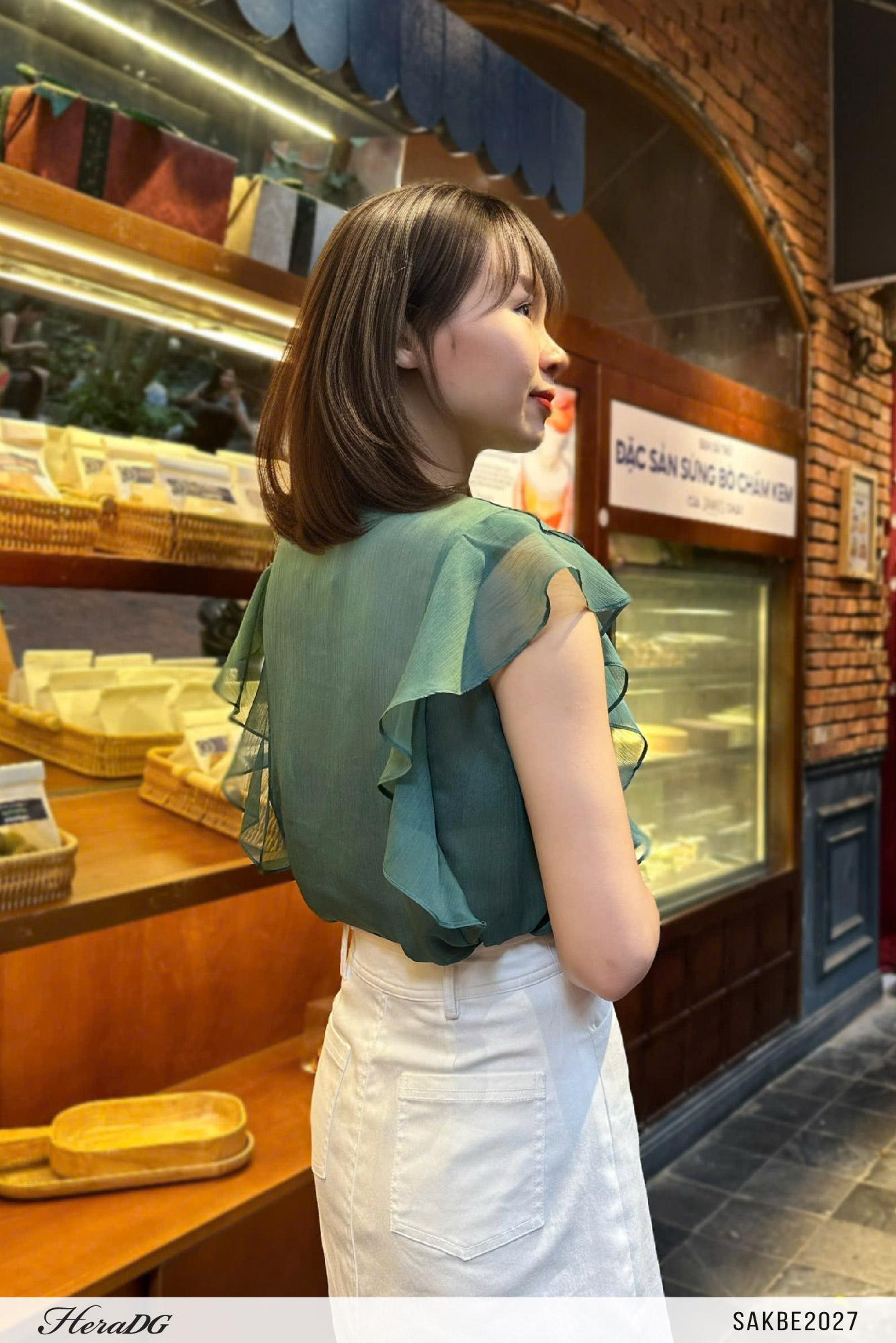 Áo kiểu sát nách bèo cổ