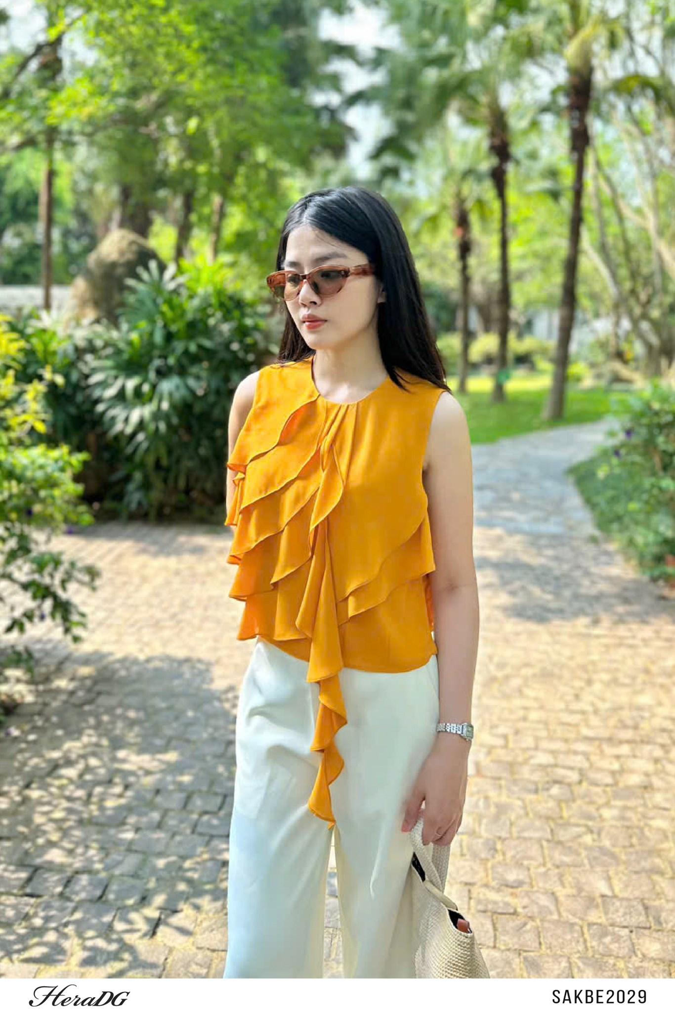 Áo sát nách cổ bèo
