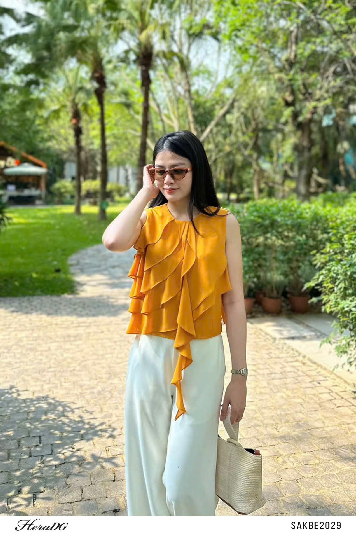Áo sát nách cổ bèo