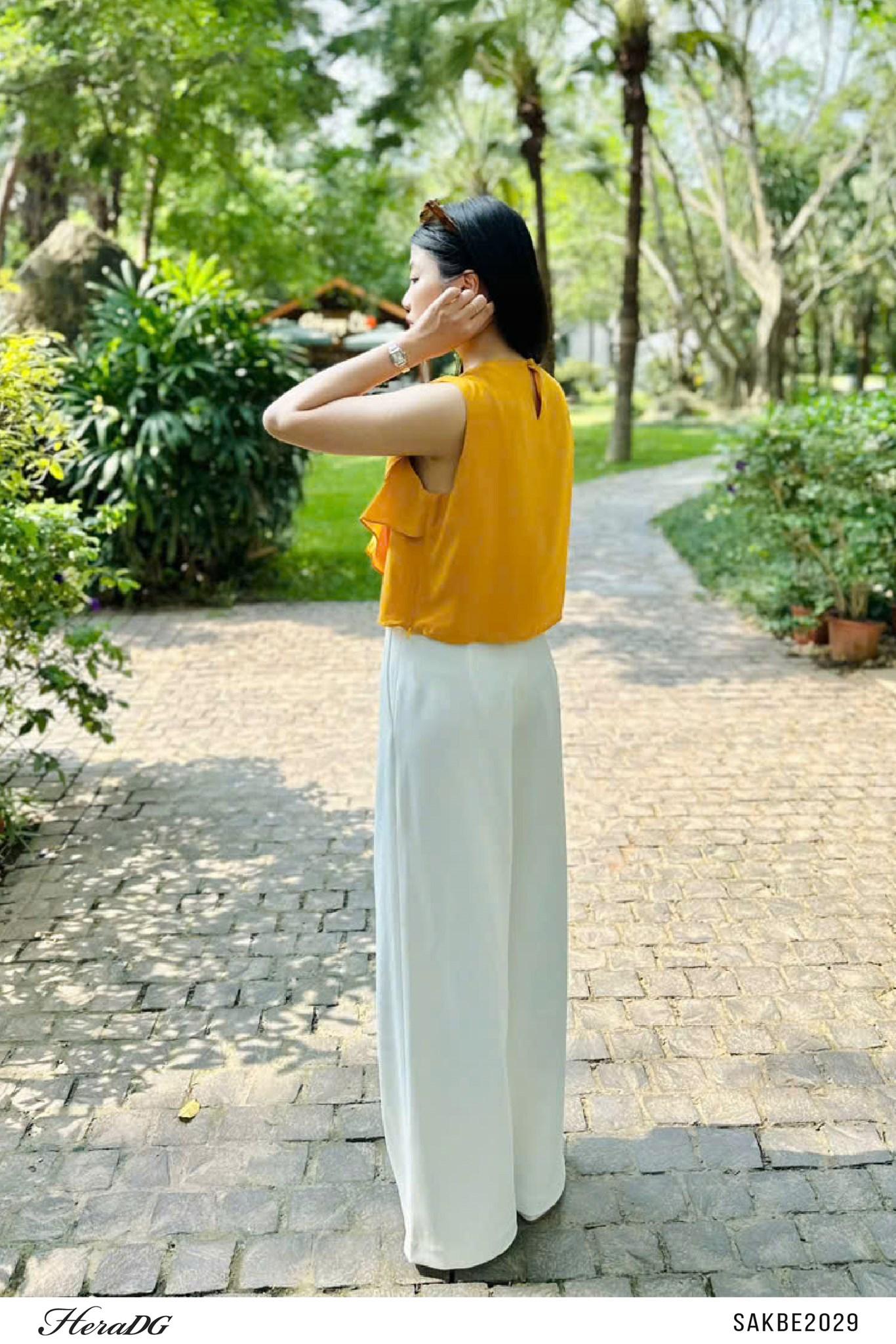 Áo sát nách cổ bèo