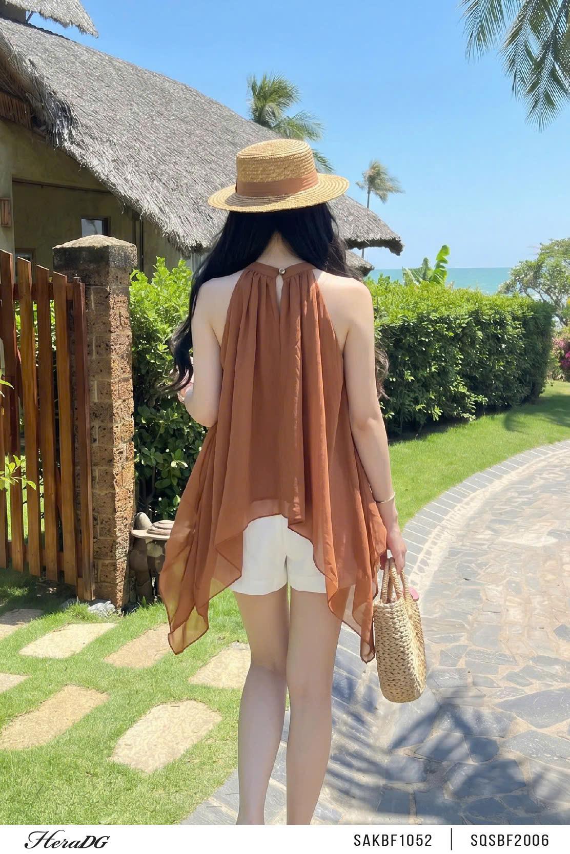 Áo tơ cổ yếm