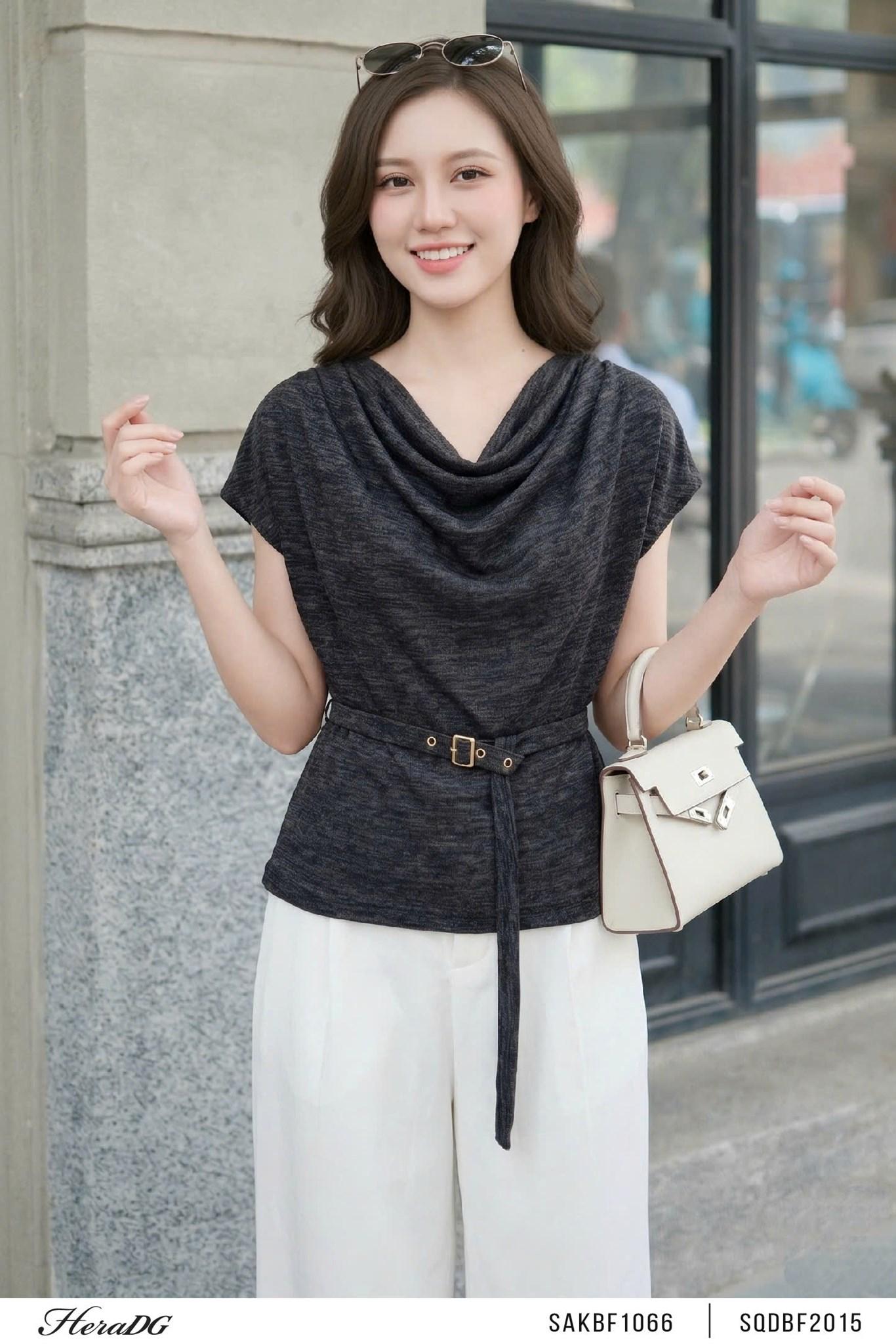 Áo thun cổ đổ kèm đai