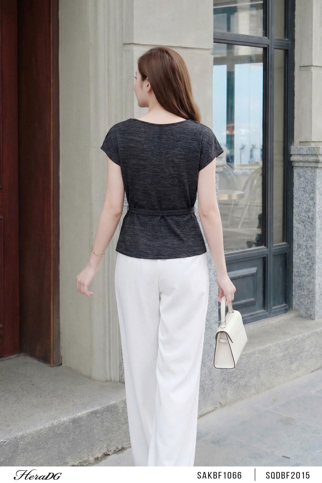 Áo thun cổ đổ kèm đai