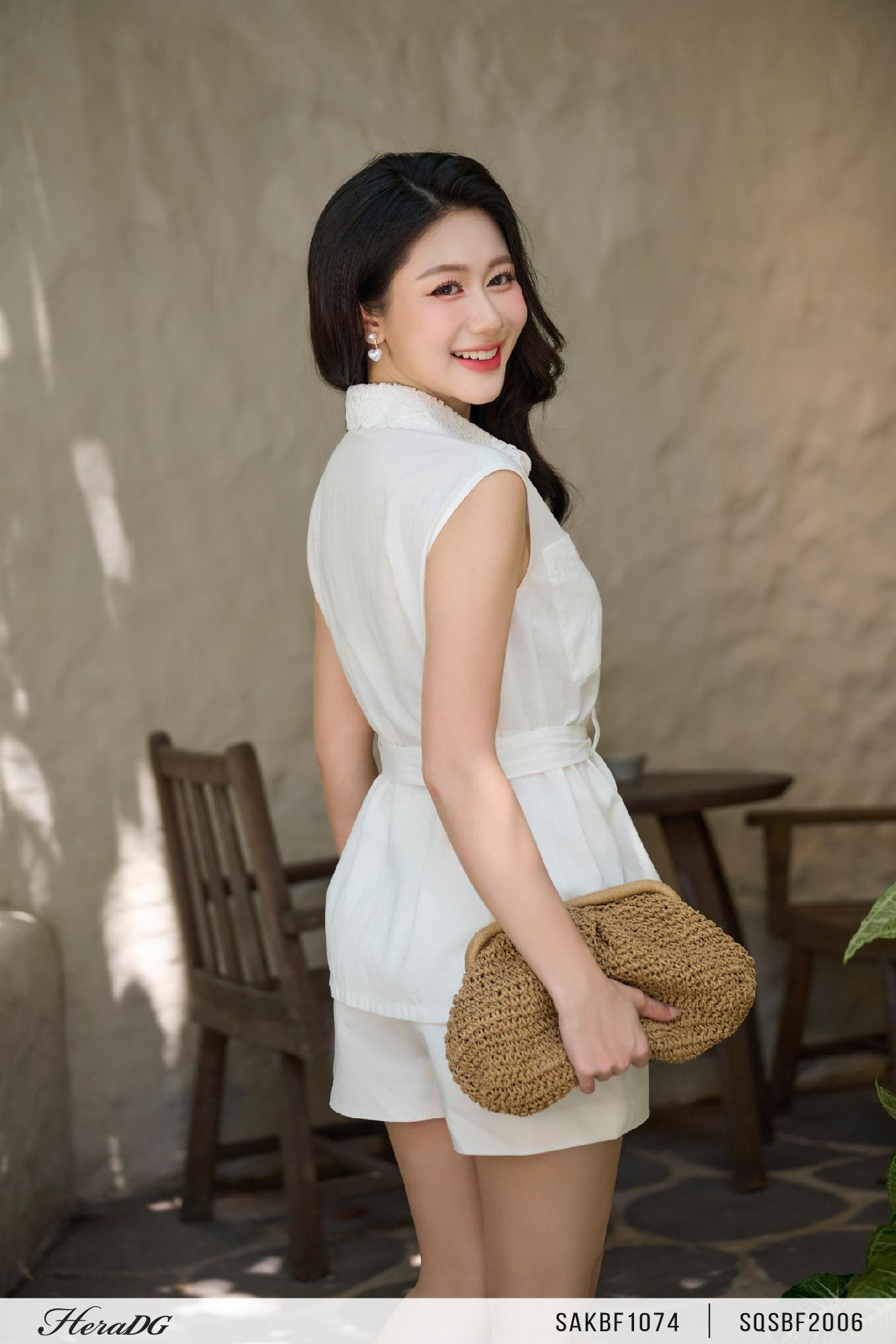 Áo sơ mi cổ ren