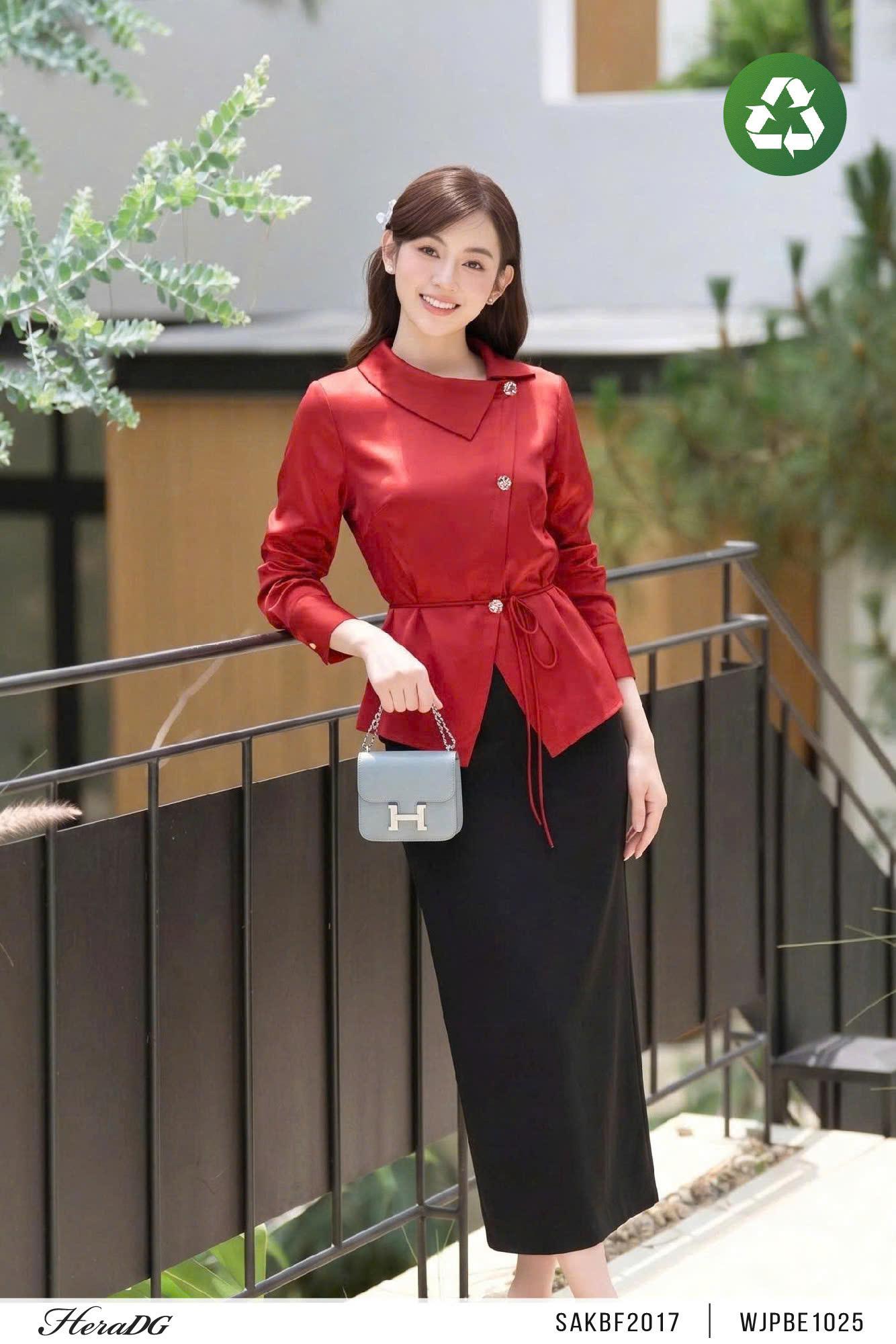 Áo kiểu cổ lệch, nẹp chéo