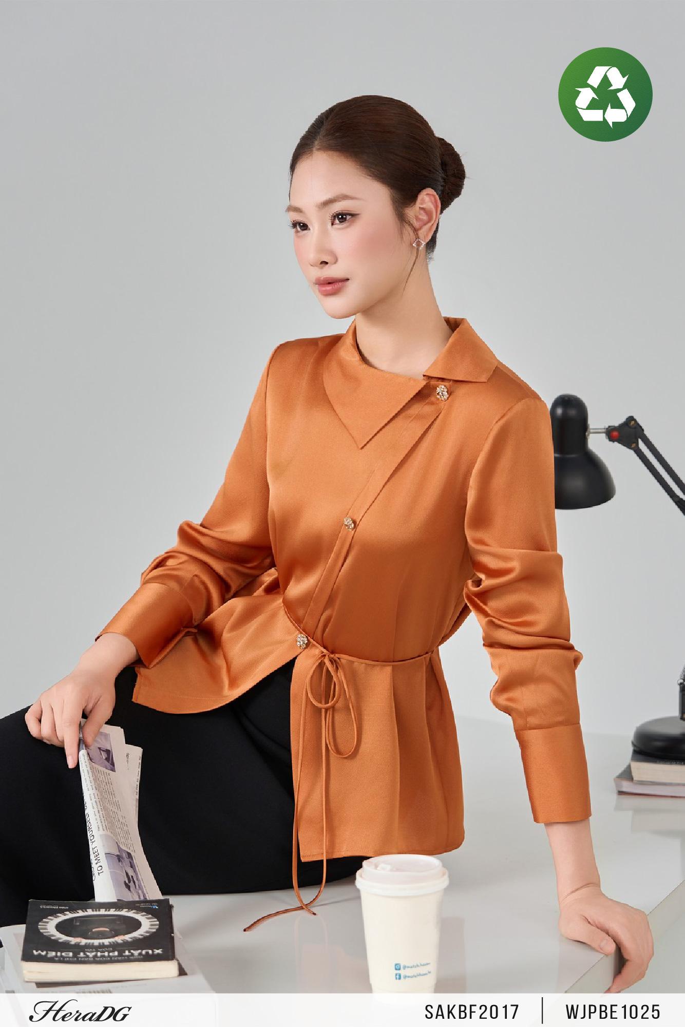 Áo kiểu cổ lệch, nẹp chéo
