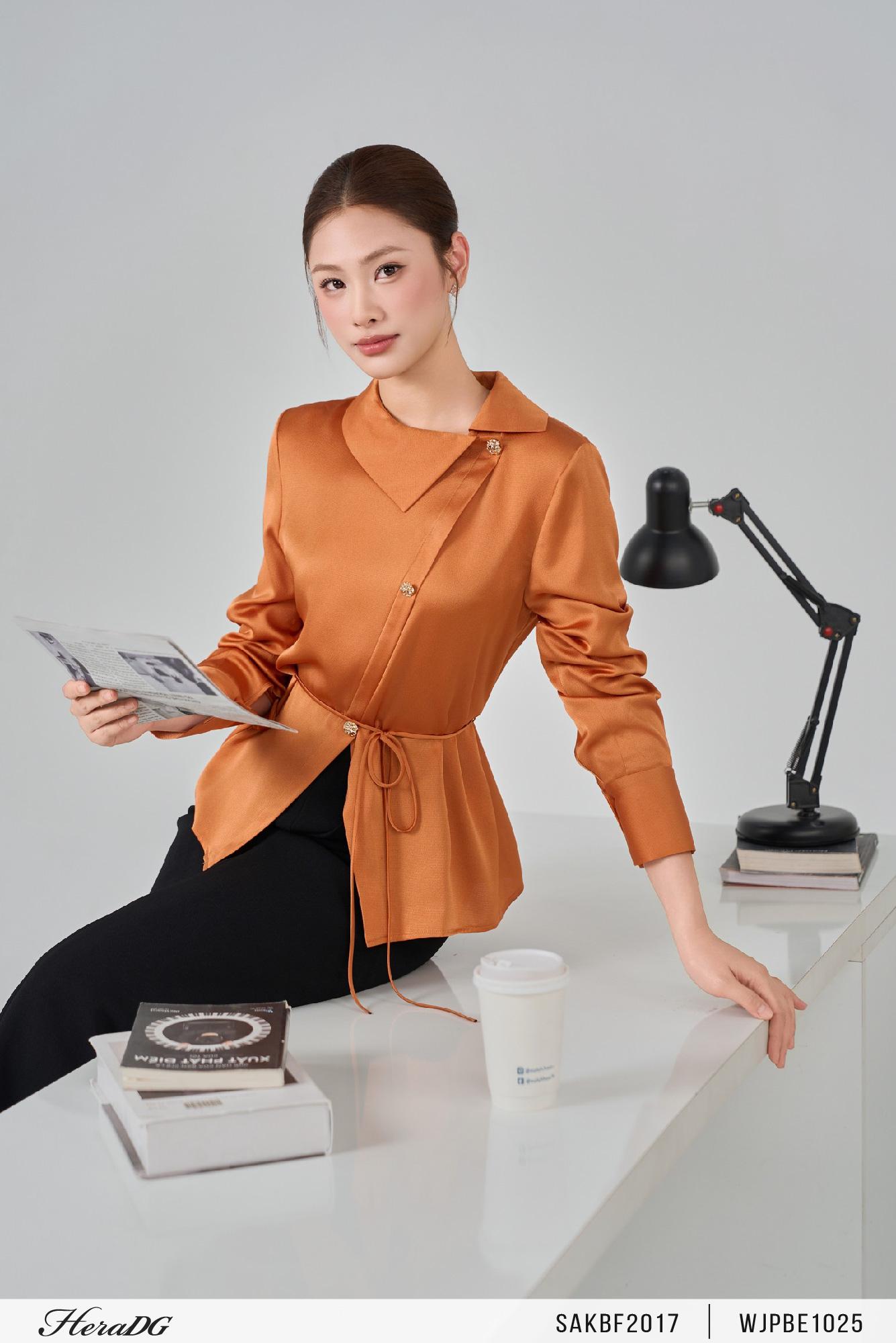 Áo kiểu cổ lệch, nẹp chéo