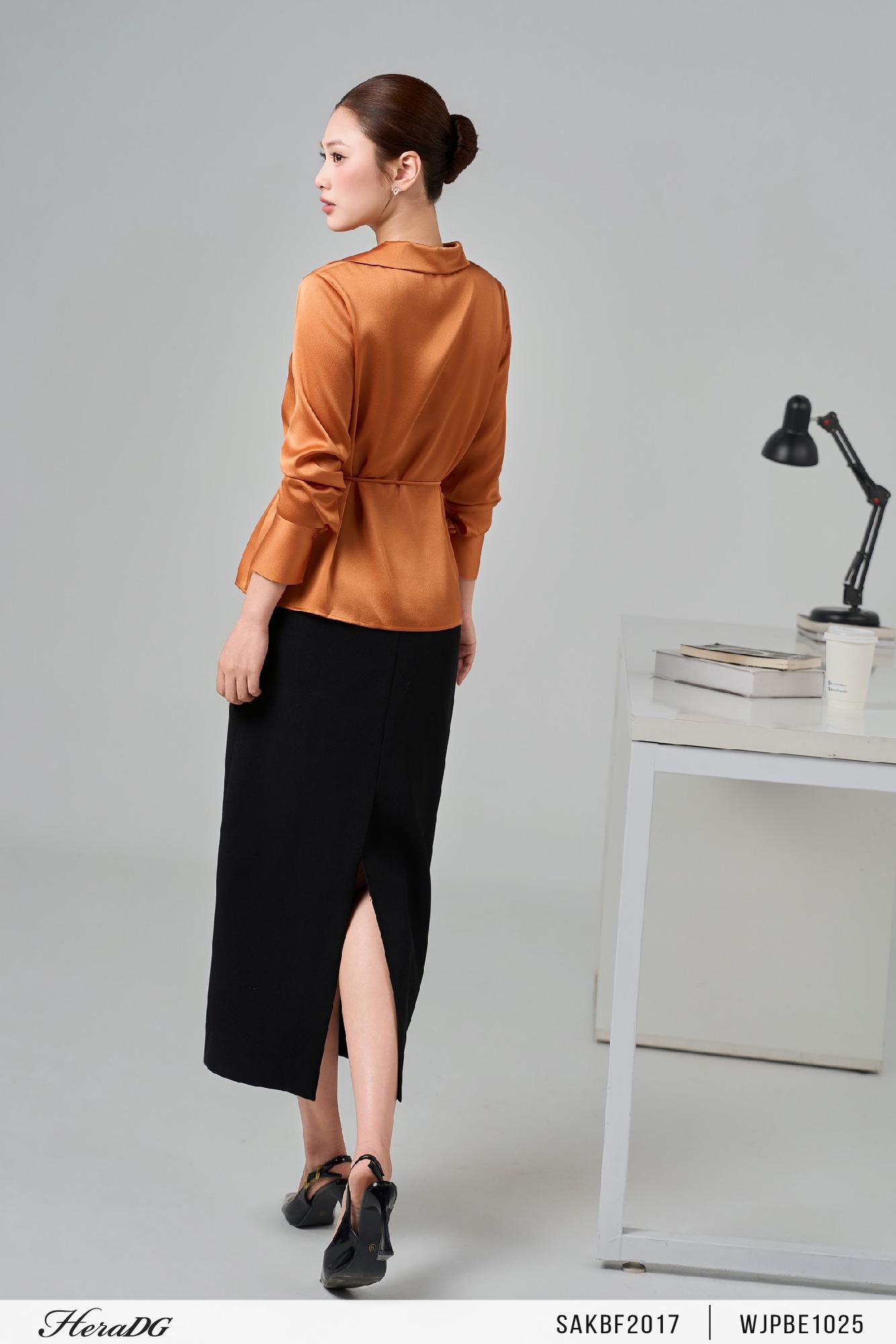 Áo kiểu cổ lệch, nẹp chéo