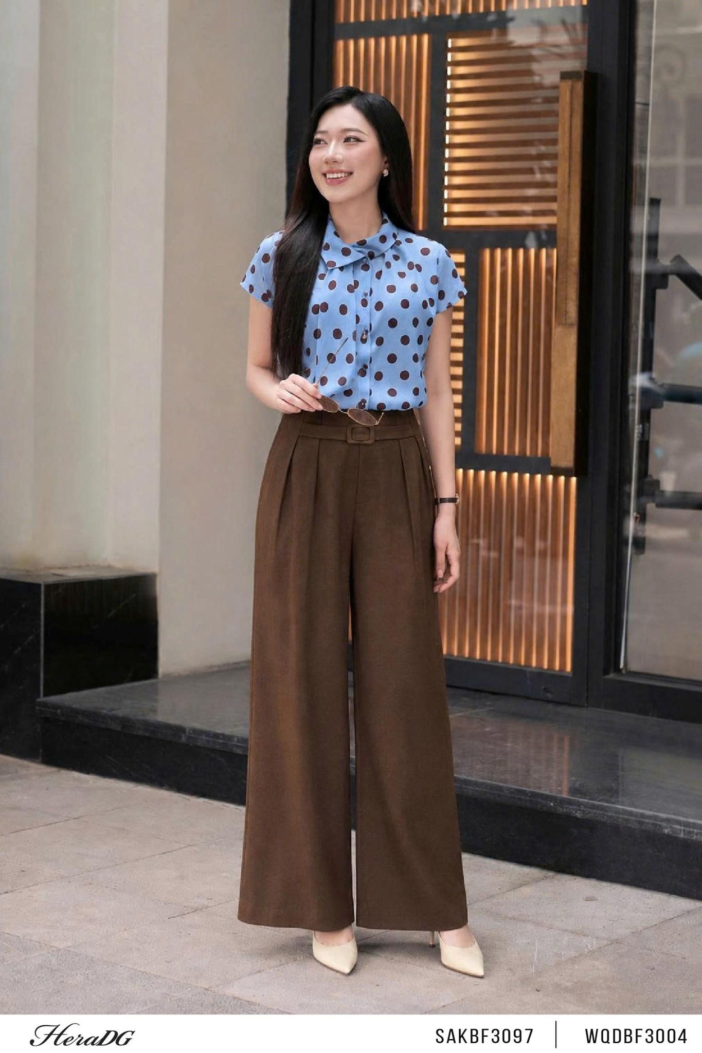 Áo họa tiết chấm bi