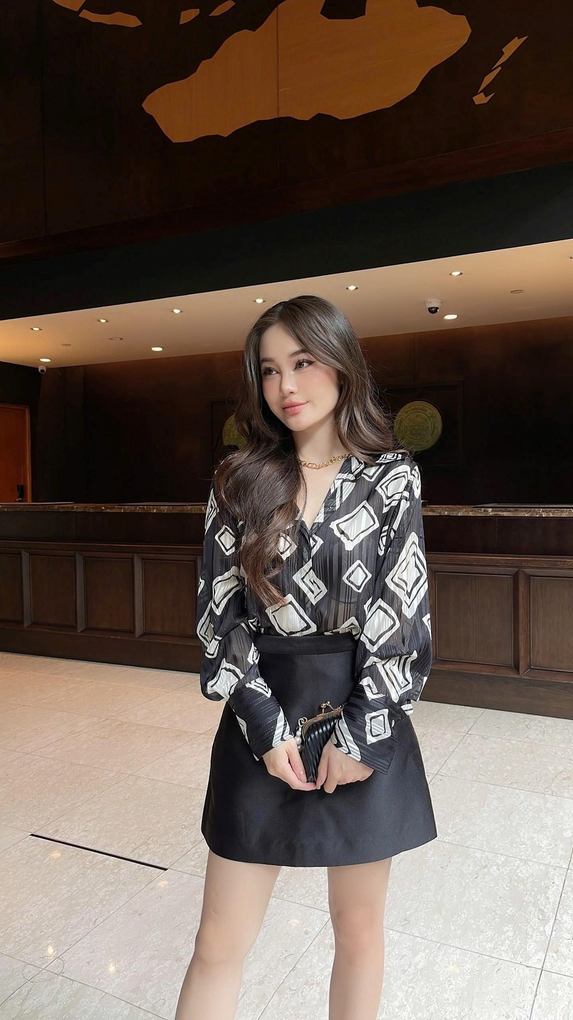 Áo sơ mi kẻ hoạ tiết