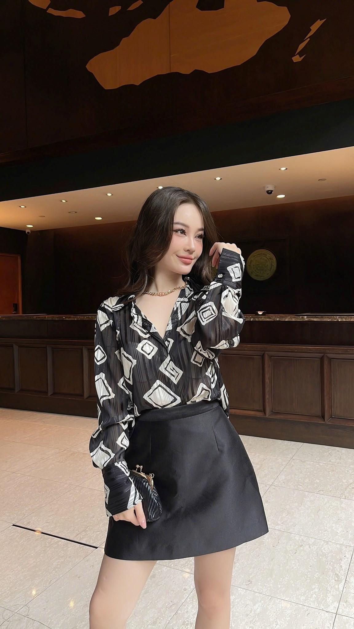 Áo sơ mi kẻ hoạ tiết