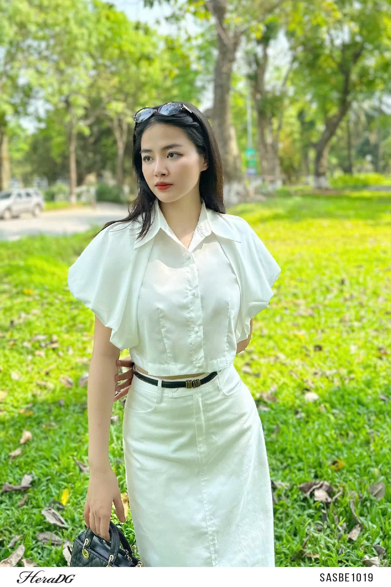 Áo sơ mi tay bồng dáng ngắn