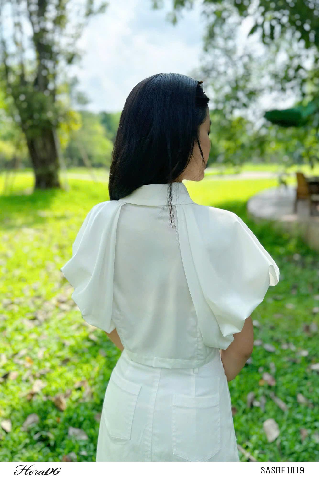 Áo sơ mi tay bồng dáng ngắn