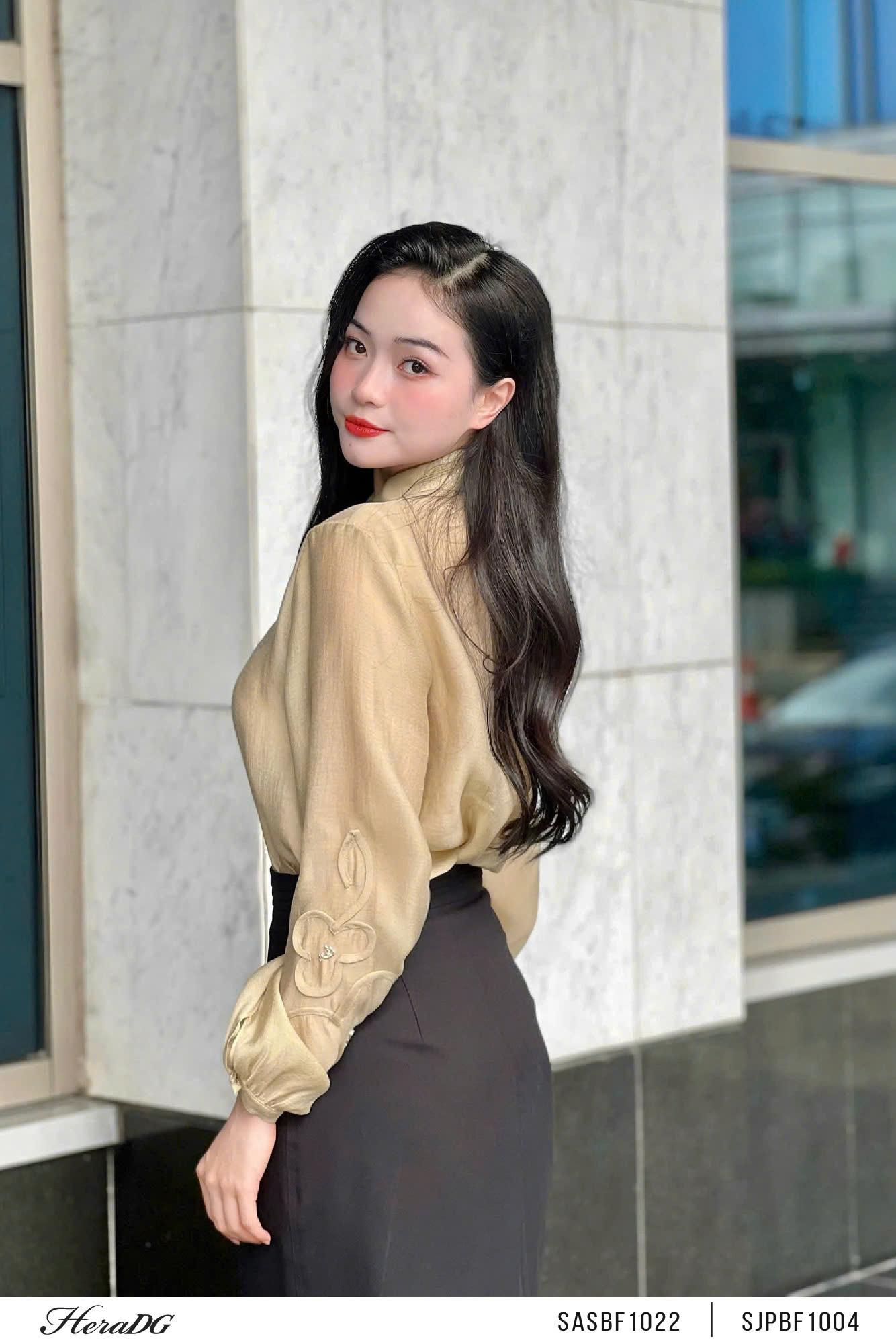 Áo sơ mi tay hoa nổi