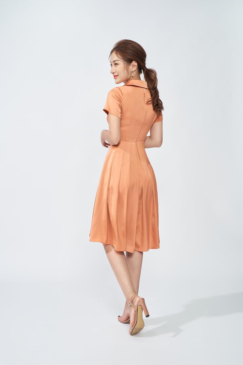 Đầm xòe cổ hai ve