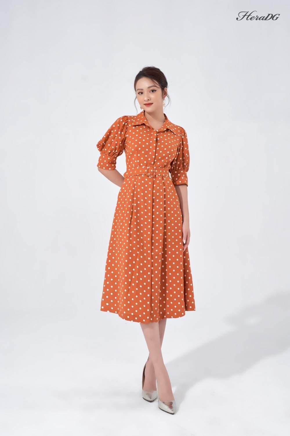 Đầm xoè tay bồng cổ đức