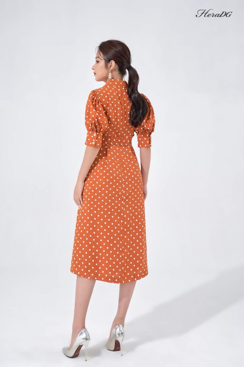 Đầm xoè tay bồng cổ đức